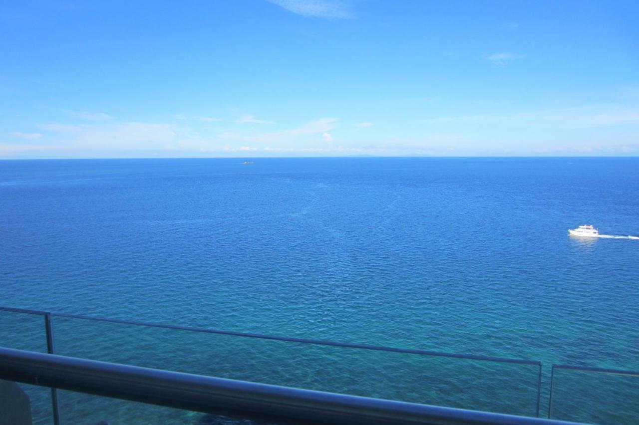 막탄 Oceanfront At Arterra, Fast Wifi, Nflix, Kitchen -C 빌라 외부 사진